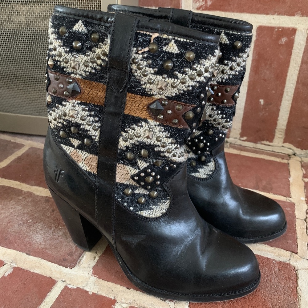Frye Black Navajo studded Fabric Short Boots - 8
